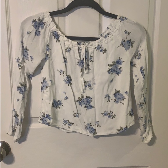 XS Hollister top - Picture 1 of 3